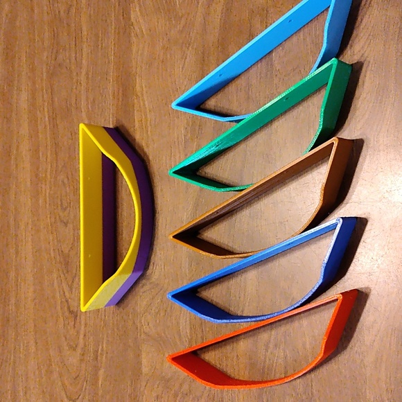 Hat storage - Picture 1 of 8